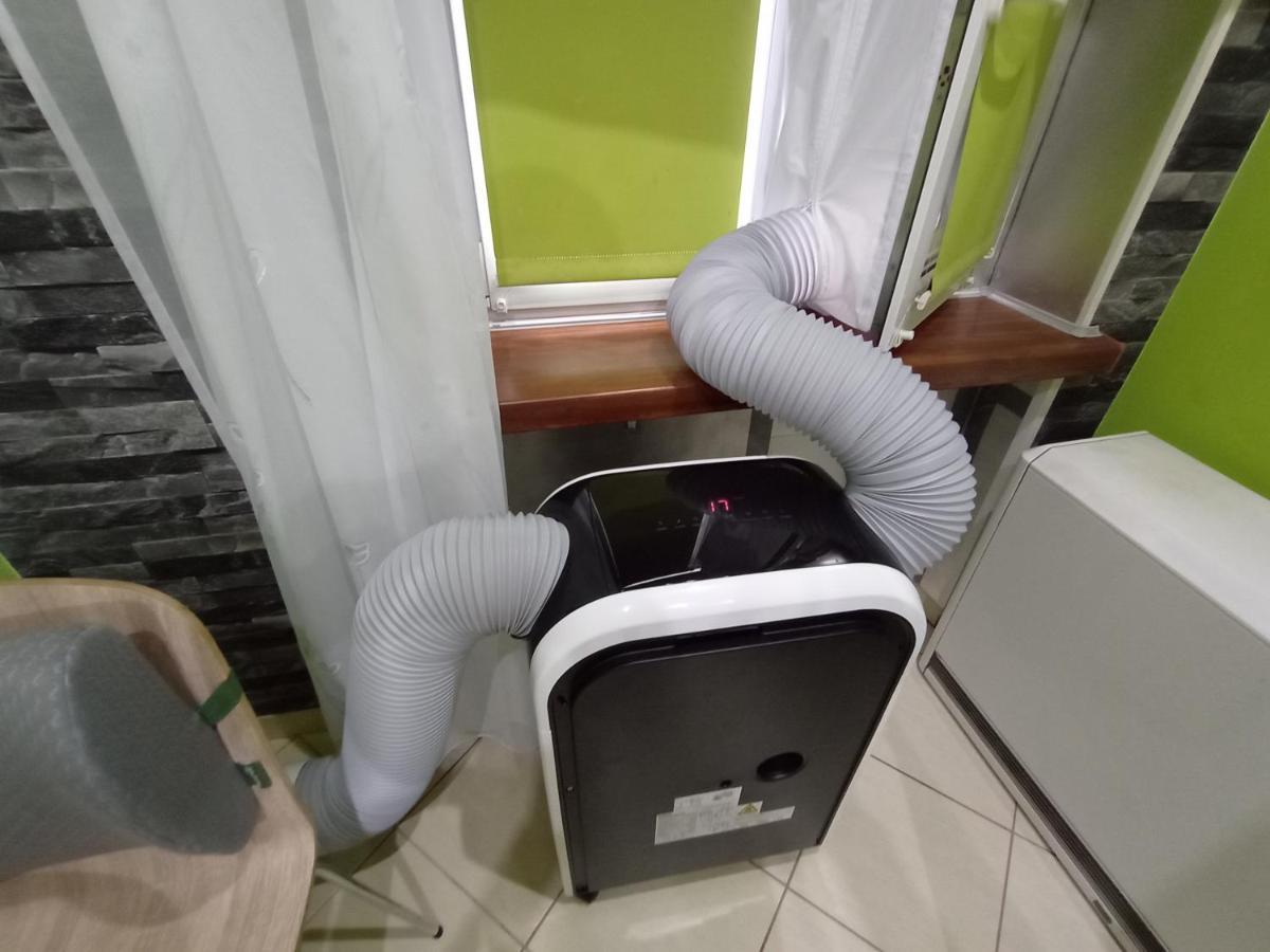 Apartament Venge -Cale Mieszkanie 46M2 Na Wylacznosc - Z Jedna Sypialnia I Jednym Sypialno-Salonem -3 Pietro Bez Windy- Rezerwacja Bez Karty Kredytowej-Klimatyzacja-Netflix-2 Lozeczka Dzieciece- Bezplatny Parking Publiczny Wrocław Extérieur photo