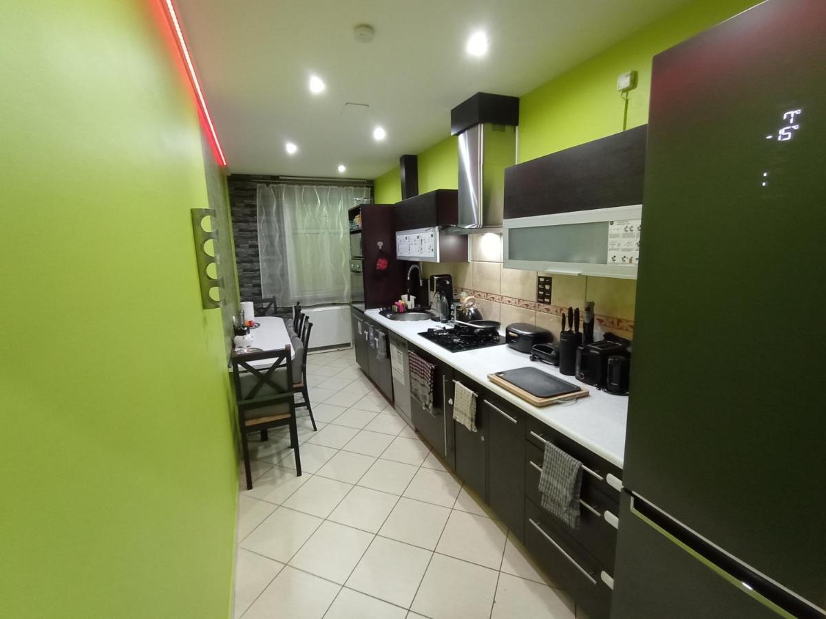 Apartament Venge -Cale Mieszkanie 46M2 Na Wylacznosc - Z Jedna Sypialnia I Jednym Sypialno-Salonem -3 Pietro Bez Windy- Rezerwacja Bez Karty Kredytowej-Klimatyzacja-Netflix-2 Lozeczka Dzieciece- Bezplatny Parking Publiczny Wrocław Extérieur photo