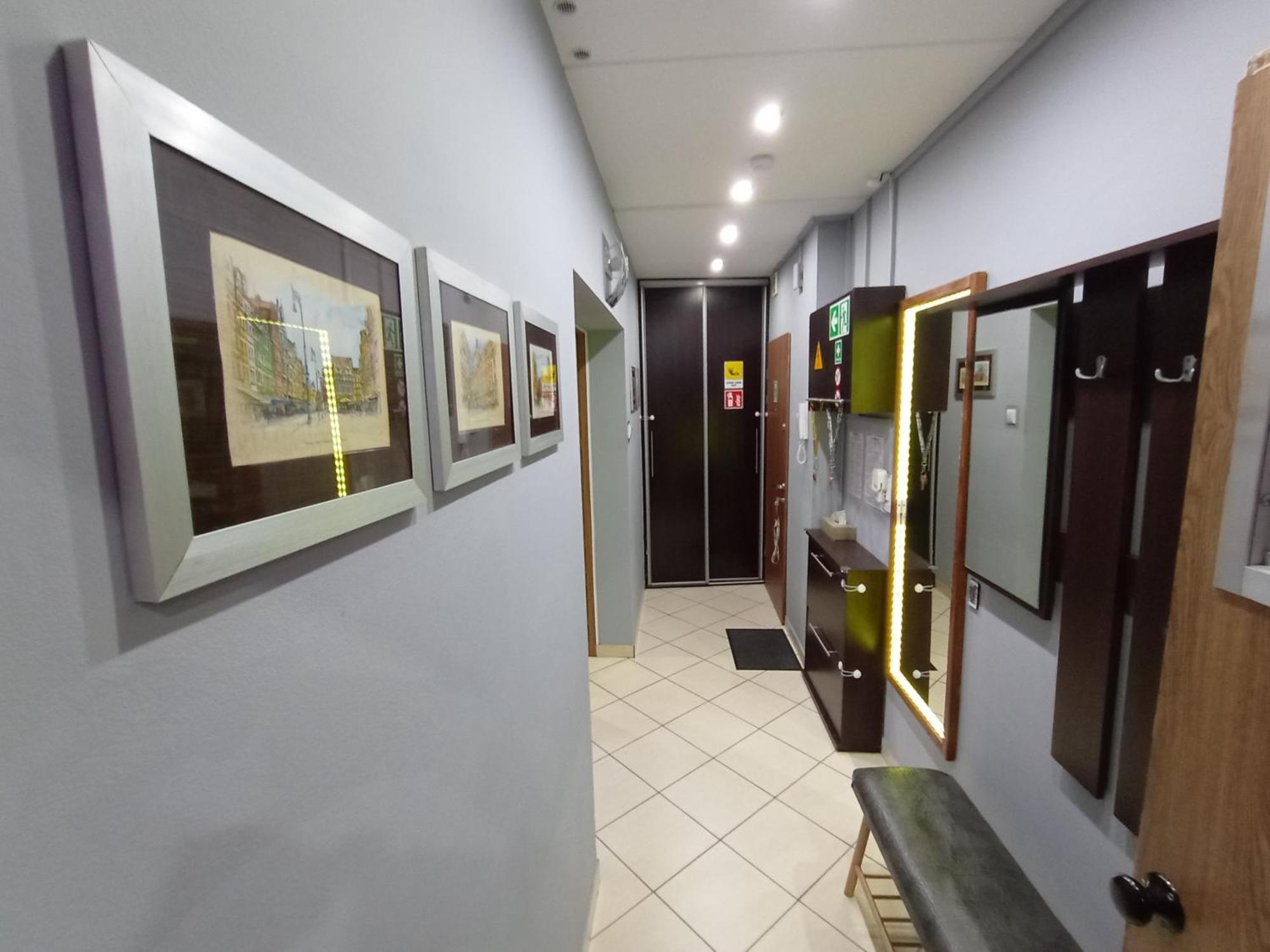 Apartament Venge -Cale Mieszkanie 46M2 Na Wylacznosc - Z Jedna Sypialnia I Jednym Sypialno-Salonem -3 Pietro Bez Windy- Rezerwacja Bez Karty Kredytowej-Klimatyzacja-Netflix-2 Lozeczka Dzieciece- Bezplatny Parking Publiczny Wrocław Extérieur photo