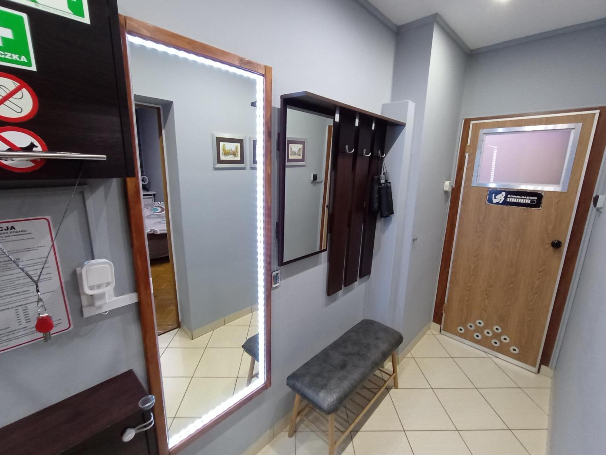 Apartament Venge -Cale Mieszkanie 46M2 Na Wylacznosc - Z Jedna Sypialnia I Jednym Sypialno-Salonem -3 Pietro Bez Windy- Rezerwacja Bez Karty Kredytowej-Klimatyzacja-Netflix-2 Lozeczka Dzieciece- Bezplatny Parking Publiczny Wrocław Extérieur photo