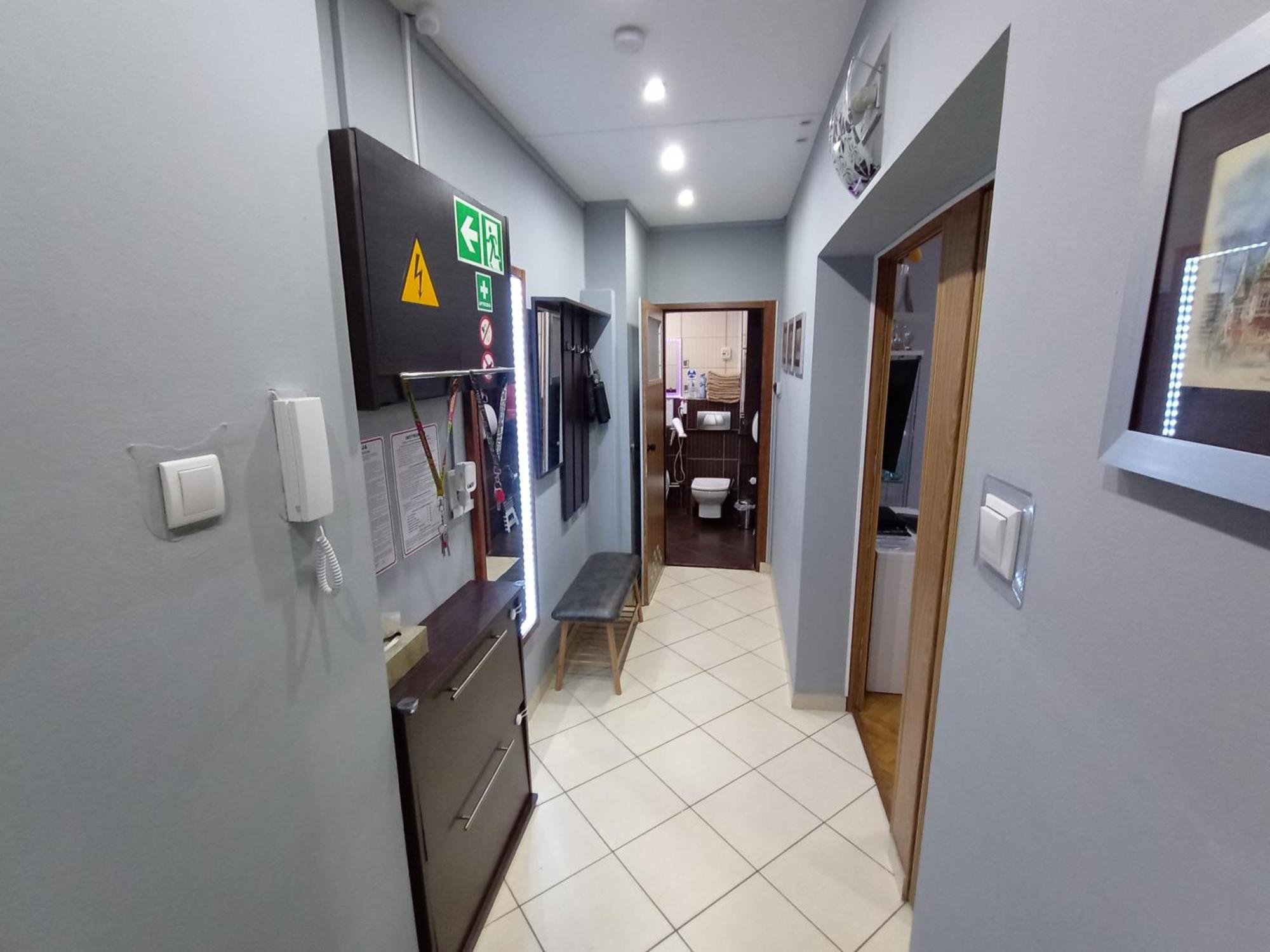 Apartament Venge -Cale Mieszkanie 46M2 Na Wylacznosc - Z Jedna Sypialnia I Jednym Sypialno-Salonem -3 Pietro Bez Windy- Rezerwacja Bez Karty Kredytowej-Klimatyzacja-Netflix-2 Lozeczka Dzieciece- Bezplatny Parking Publiczny Wrocław Extérieur photo