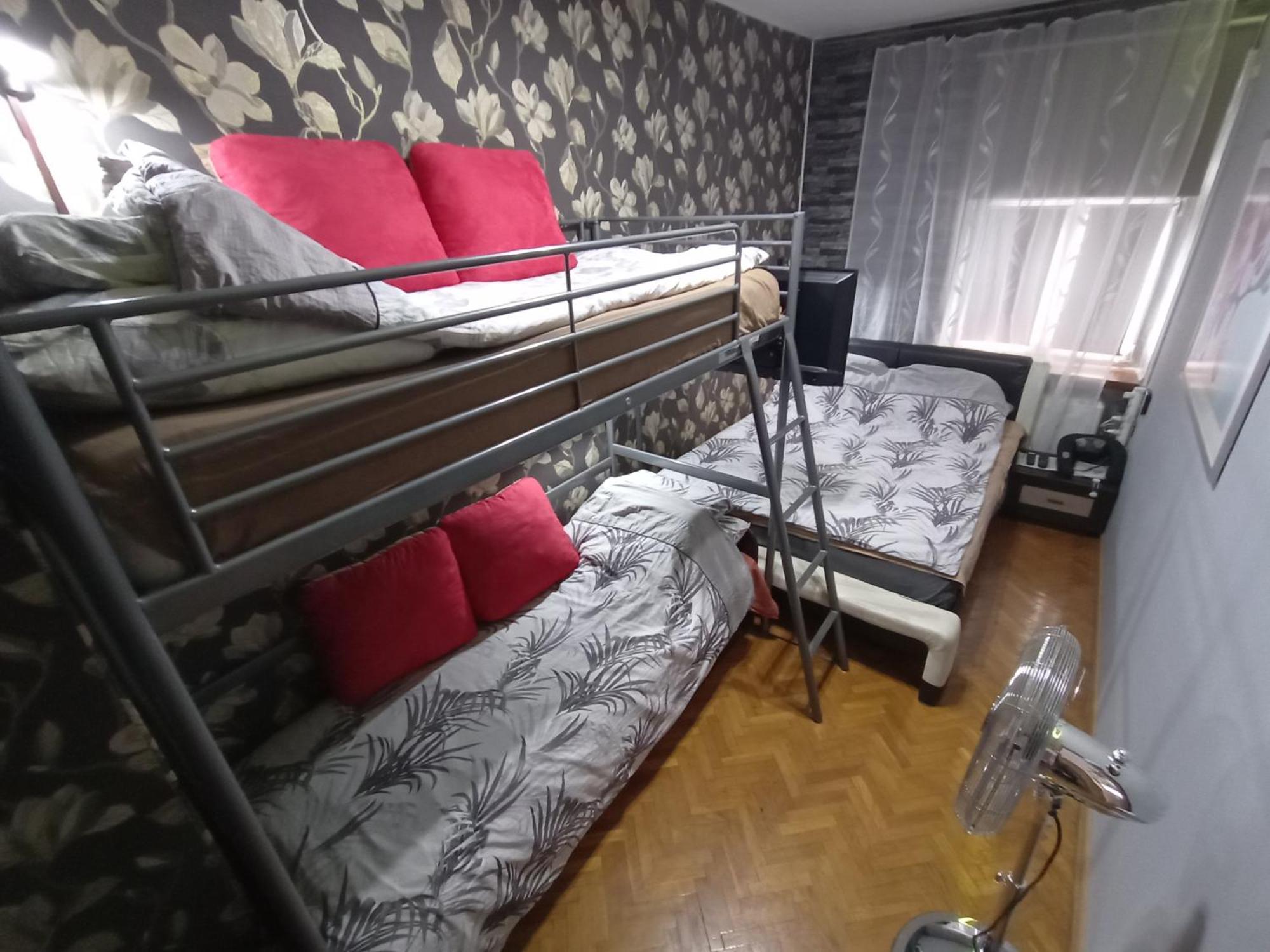 Appartement Apartament Venge -Cale Mieszkanie 46M2 Na Wylacznosc - Z Jedna Sypialnia I Jednym Sypialno-Salonem -3 Pietro Bez Windy- Rezerwacja Bez Karty Kredytowej-Klimatyzacja-Netflix-2 Lozeczka Dzieciece- Bezplatny Parking Publiczny à Wrocław Extérieur photo