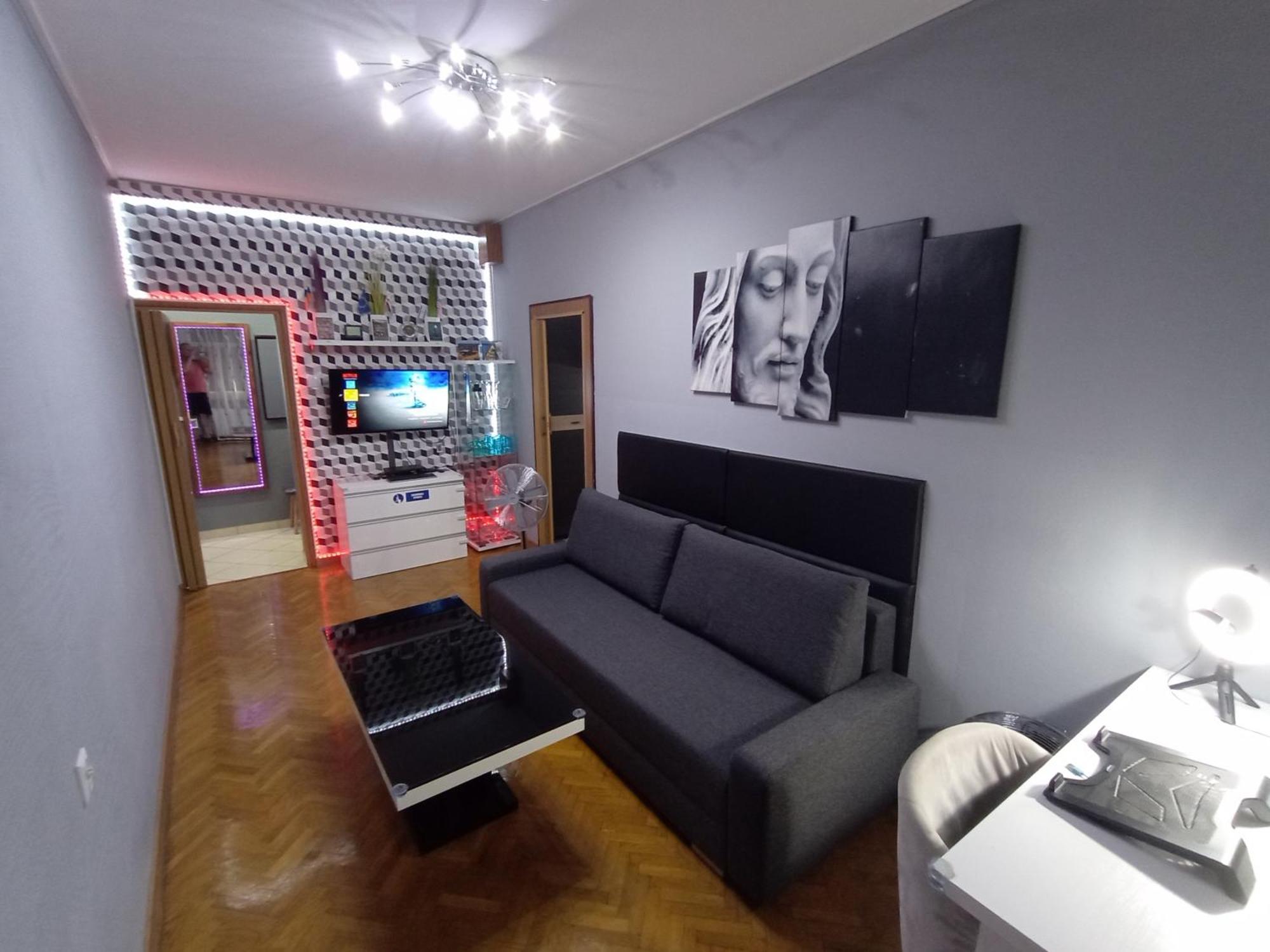Apartament Venge -Cale Mieszkanie 46M2 Na Wylacznosc - Z Jedna Sypialnia I Jednym Sypialno-Salonem -3 Pietro Bez Windy- Rezerwacja Bez Karty Kredytowej-Klimatyzacja-Netflix-2 Lozeczka Dzieciece- Bezplatny Parking Publiczny Wrocław Extérieur photo