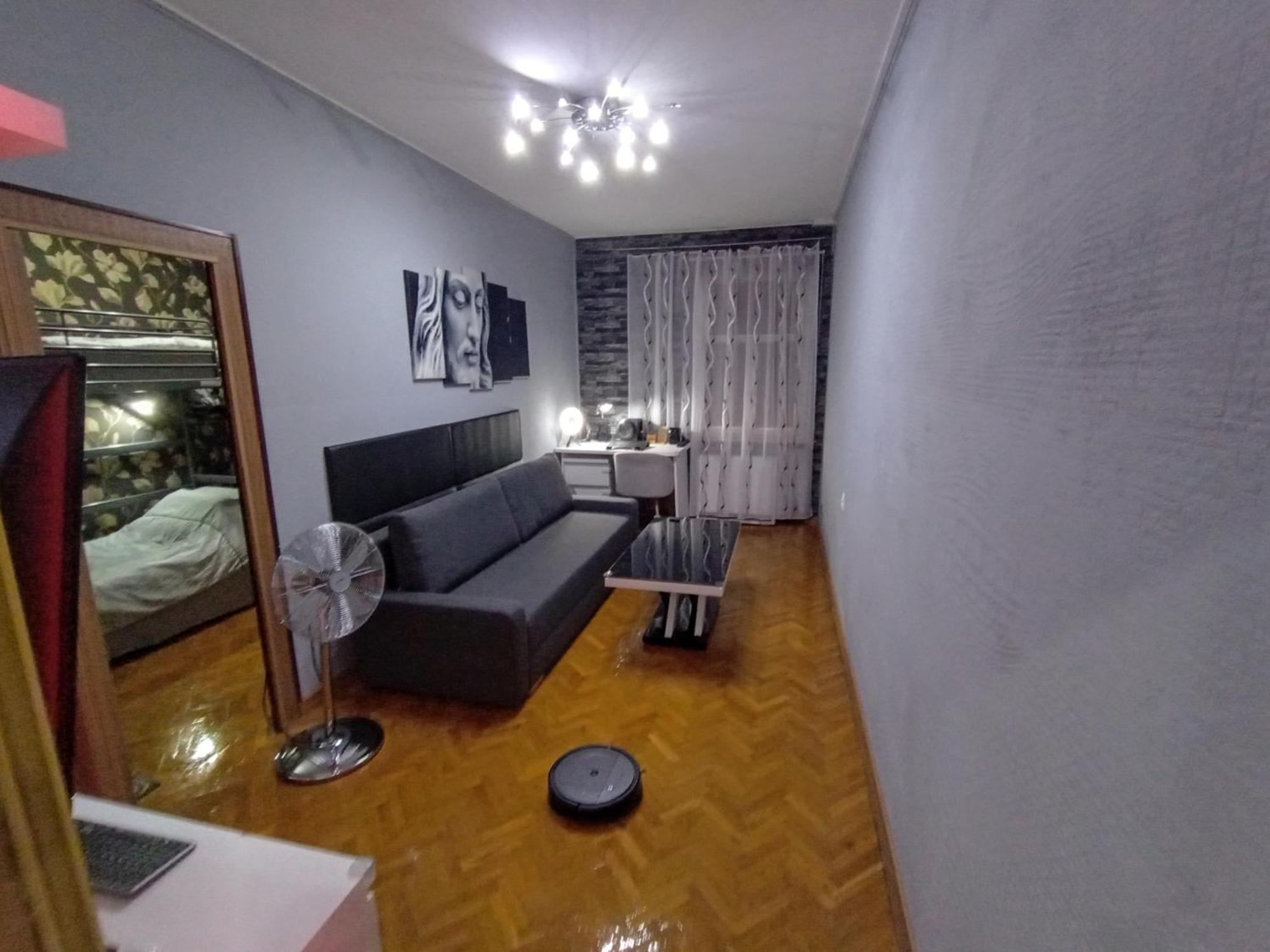 Appartement Apartament Venge -Cale Mieszkanie 46M2 Na Wylacznosc - Z Jedna Sypialnia I Jednym Sypialno-Salonem -3 Pietro Bez Windy- Rezerwacja Bez Karty Kredytowej-Klimatyzacja-Netflix-2 Lozeczka Dzieciece- Bezplatny Parking Publiczny à Wrocław Extérieur photo